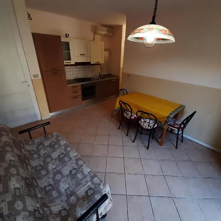 34 Di Pescoluse Apartment *