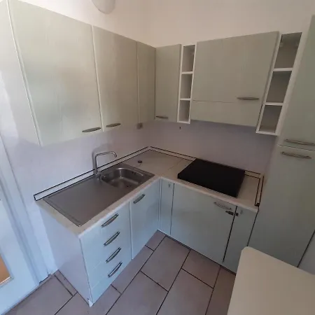 34 Di Pescoluse