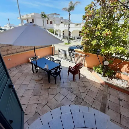 34 Di Pescoluse Apartment *